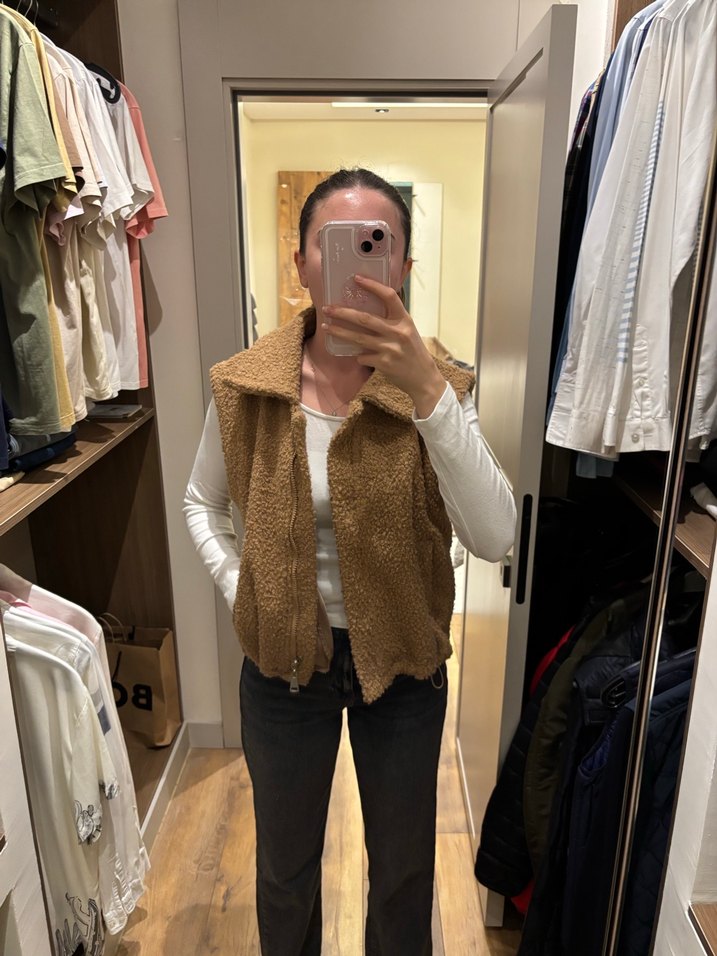 Bej Yüksek Yakalı Kürklü Kadın Yelek - Görsel 5