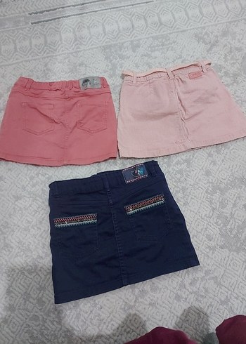 4 Yaş Beden mavi Renk Düğmeli Nakışlı Koyu Mavi Denim Kız Eteği