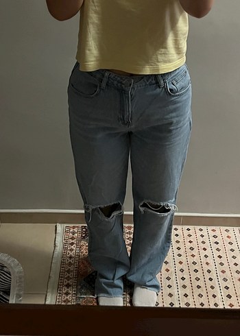 Gri Yırtık Paçalı Kadın Denim Pantolon