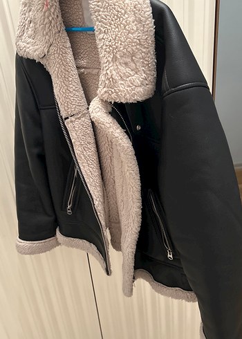 Bershka Siyah Deri Kürklü Kadın Kışlık Ceket