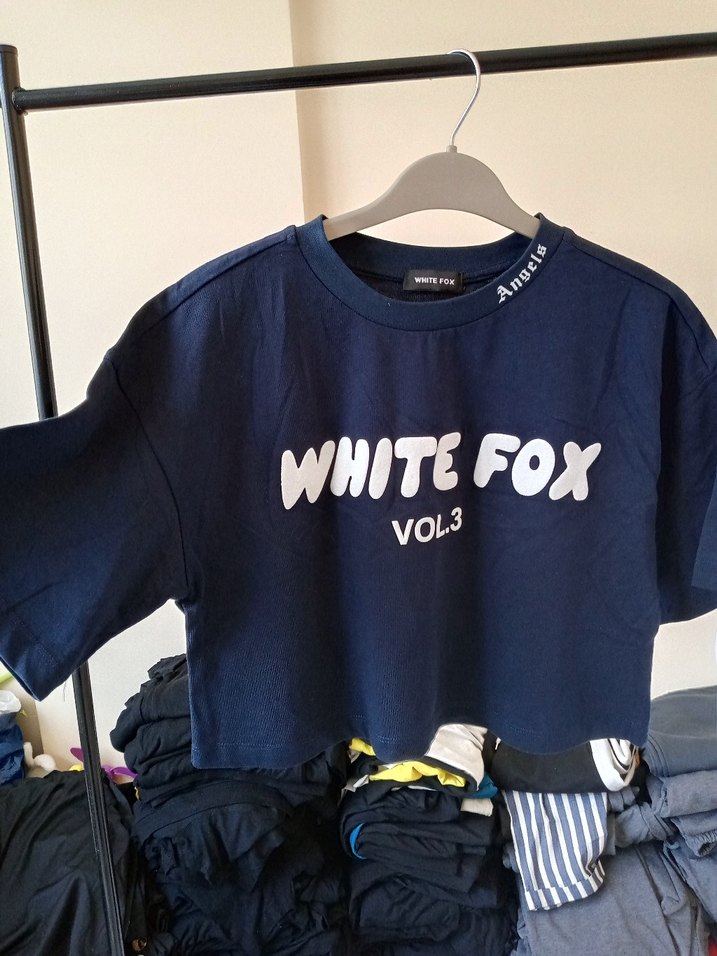 Beyaz Fox Baskılı Siyah Crop Tişört - Görsel 2