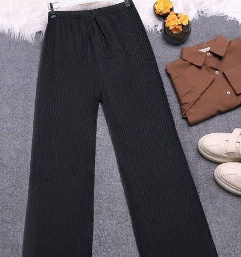 Siyah Kadın Midi İspanyol Paça Spor Pantolon - Görsel 3