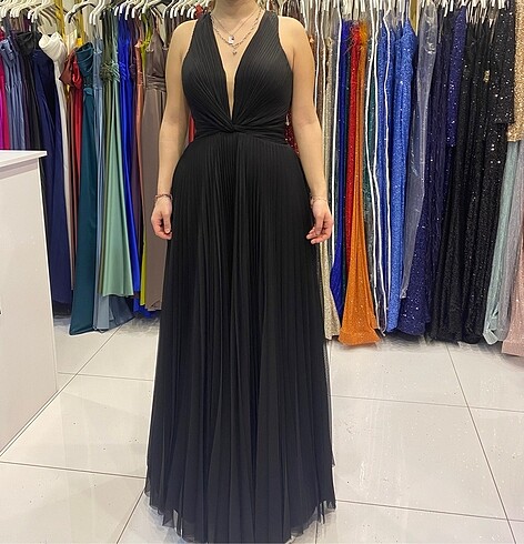 MEZUNİYET ELBİSESİ SIYAH - Görsel 3