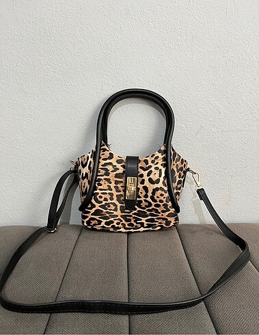Leopar desenli çanta