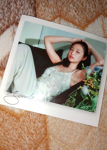 Kadın Moda Dergisi jennie polo card