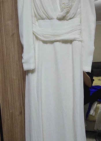 Uzun Kollu Beyaz İşlemeli Nikah Elbisesi - Görsel 2