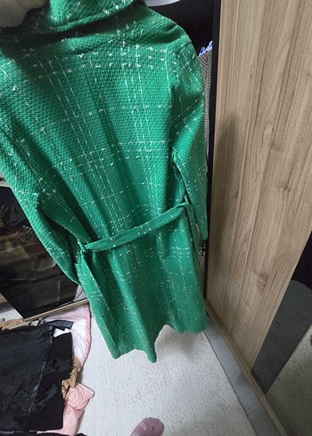 Yeşil Uzun Düğmeli Kadın Kaban - Görsel 2