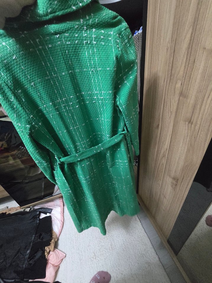 Yeşil Uzun Düğmeli Kadın Kaban - Görsel 2