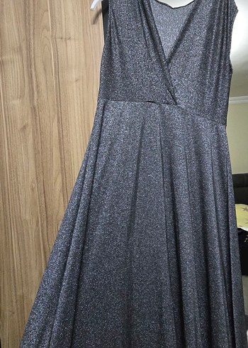 Gri V Yaka Uzun Drapeli Kadın Elbise - Görsel 3