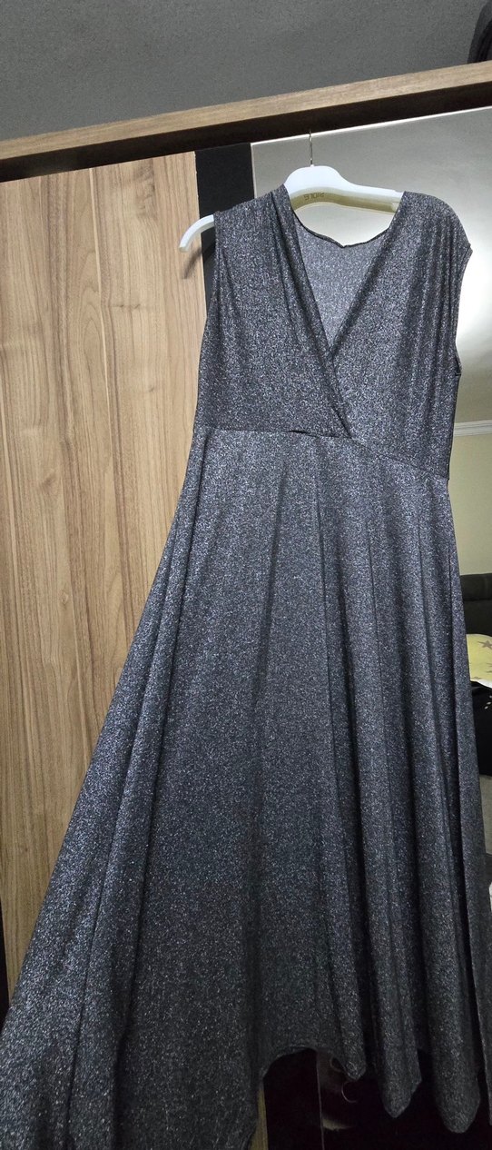 Gri V Yaka Uzun Drapeli Kadın Elbise - Görsel 3