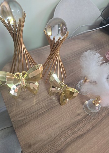 Altın Renkli Dekoratif Kelebek ve Mumluk Seti - Görsel 2