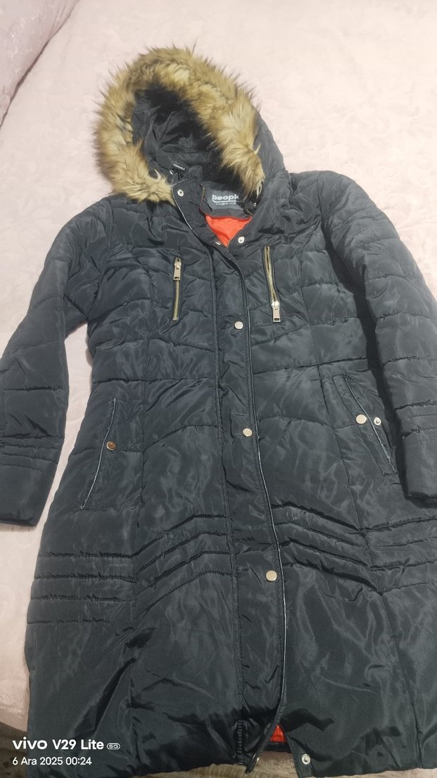 Siyah Kürklü Uzun Kadın Kış Montu - Görsel 2