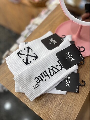 Off-White Off White logolu ve yazılı çorap