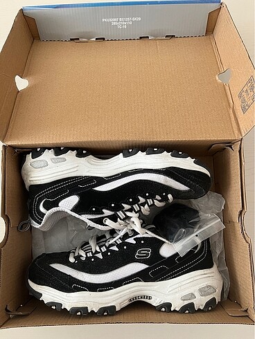 Skechers D?Lites-Biggest Fan Kadın Siyah-Beyaz Spor Ayakkabı