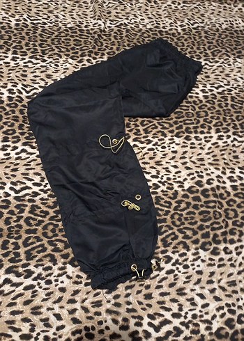 beli ve paçaları lastikli pantolon - Görsel 5