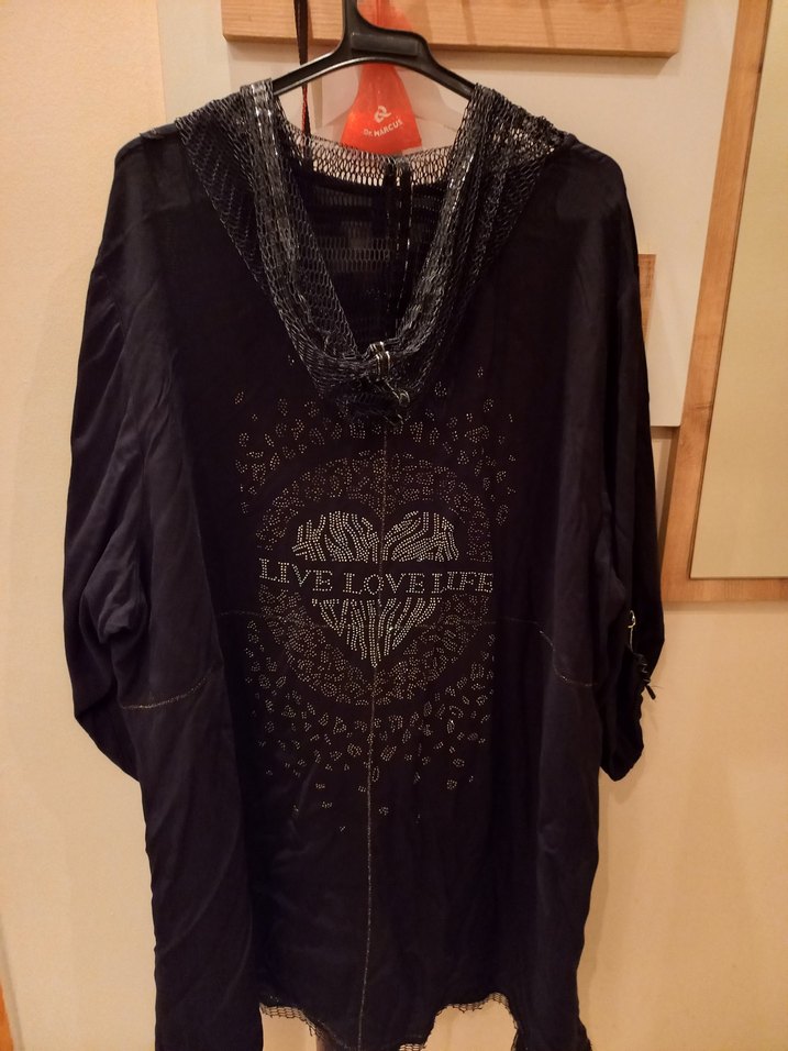 Siyah Uzun Kapüşonlu Kadın gömlek Tasarım bir ürün - Görsel 2