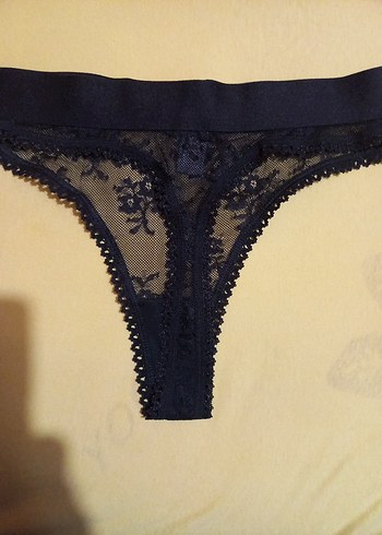 Victoria's Secret Siyah dantelli tanga l xl uyumlu - Görsel 3