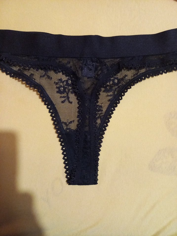 Victoria's Secret Siyah dantelli tanga l xl uyumlu - Görsel 3