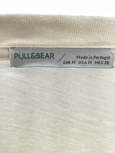 m Beden beyaz Renk Pull and Bear T-shirt %70 İndirimli.