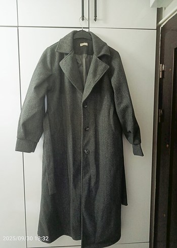 Düğmeli Gri kaşe kaban