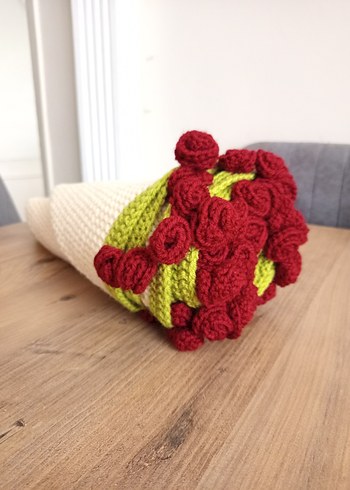 Bordo Renkli Örgü Çiçek Buketi