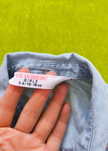 5 Yaş Beden Nakışlı, düğmeli, kısa kollu kot gömlek