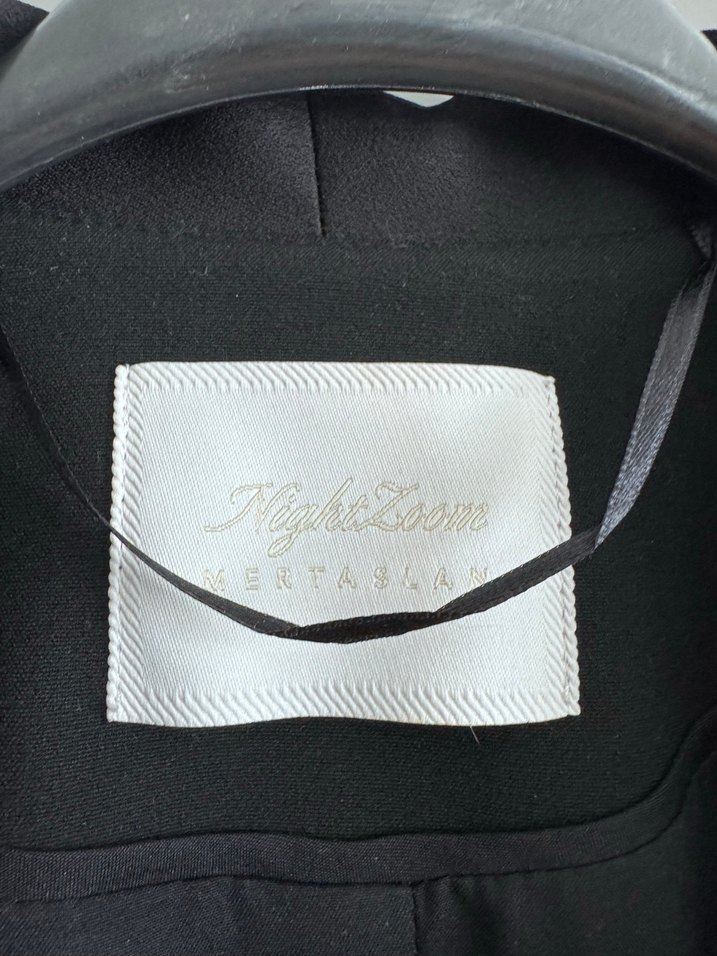 Adil Işık Siyah Düğmeli Kadın Blazer pantolon takım - Görsel 3