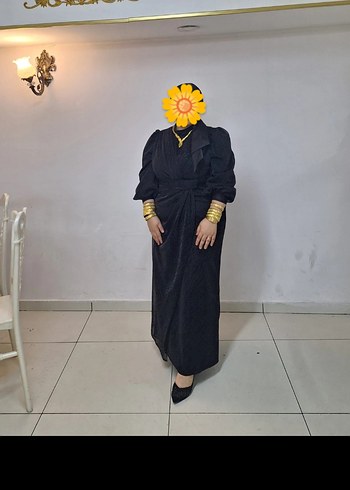 Uzun Siyah Kadın abiye