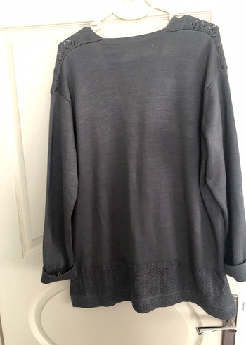 Gri Düğmeli V Yaka Kadın Hırka - Görsel 2