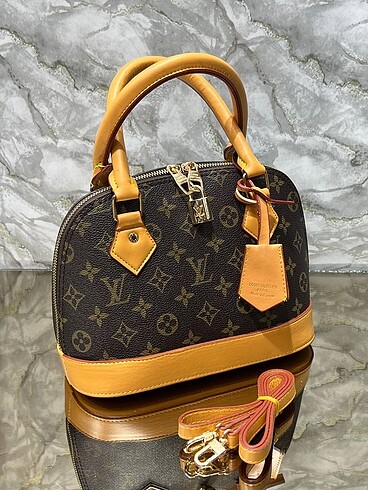 Beden Louis vuitton kol çantası