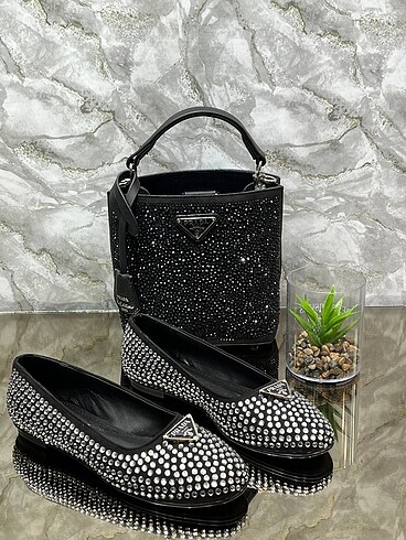 Prada Prada taşlı el çantası