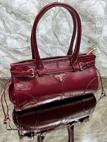  Beden çeşitli Renk Prada kol çantası