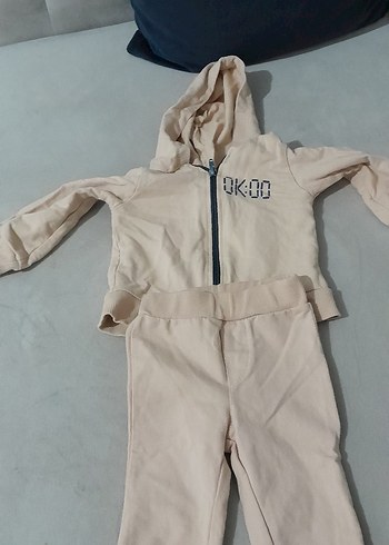 Beyaz Kapüşonlu Fermuarlı Çocuk Eşofmanı