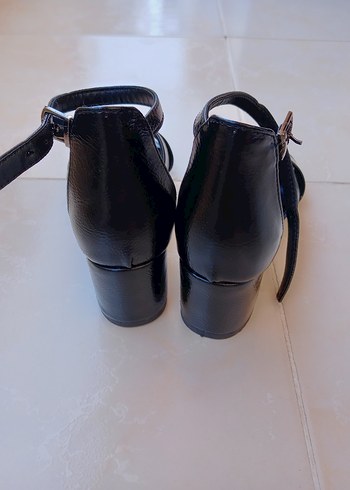 Tokalı Siyah Kadın Topuklu Sandalet - Görsel 2