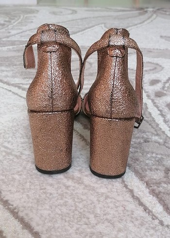 Bej Yılan Desenli Süet Topuklu Kadın Ayakkabı - Görsel 2