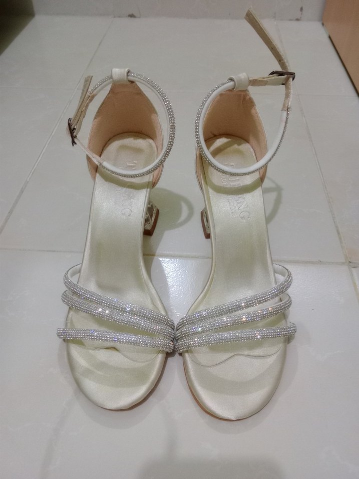 Beyaz Tokalı Blok Topuklu Abiye Ayakkabı - Görsel 2