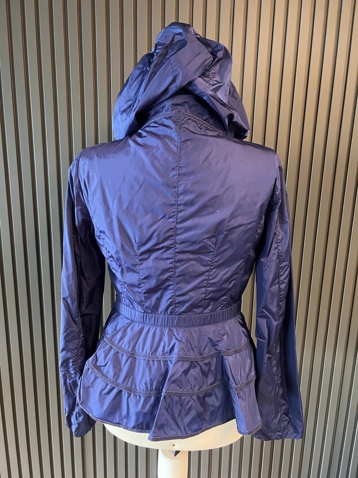 Moncler ince yağmurluk kemerli mont - Görsel 5