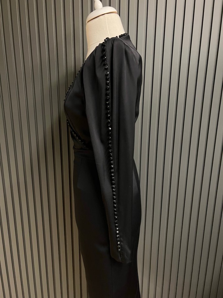 İpekyol v yaka siyah saten abiye elbise kısa - Görsel 4