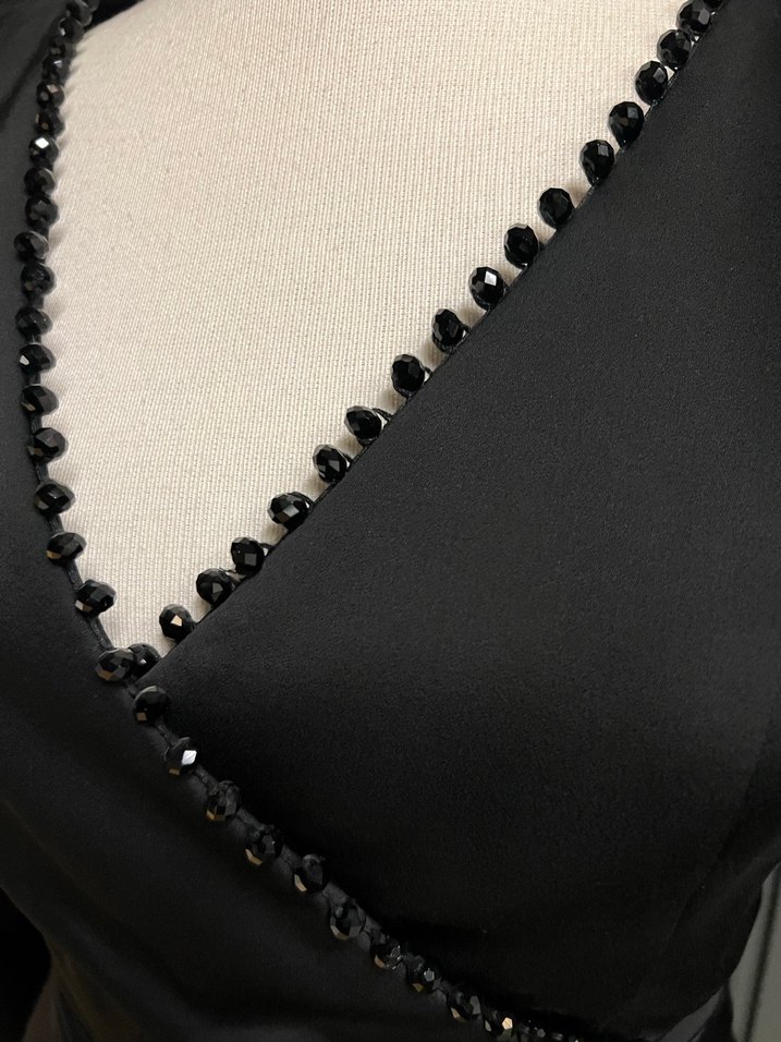 İpekyol v yaka siyah saten abiye elbise kısa - Görsel 3