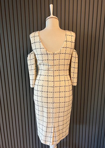 V yaka fabrika midi kalem elbise - Görsel 4