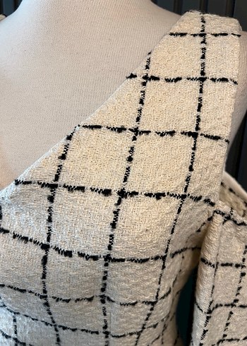 V yaka fabrika midi kalem elbise - Görsel 3