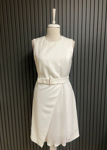 Hugo boss pileli beyaz elbise - Görsel 3