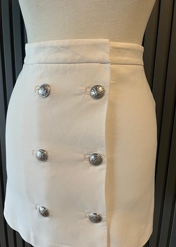 Massimo Dutti krem düğmeli mini etek - Görsel 2