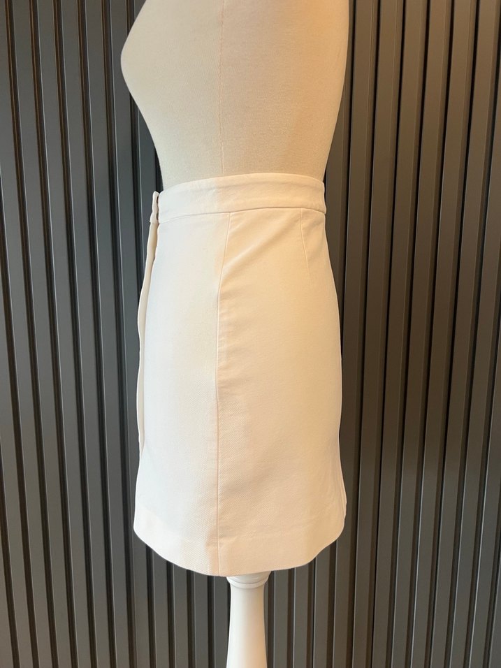 Massimo Dutti krem düğmeli mini etek - Görsel 4