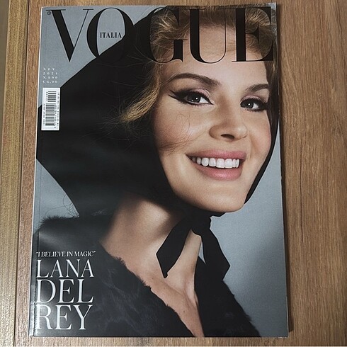 Lana del rey vogue italy cover