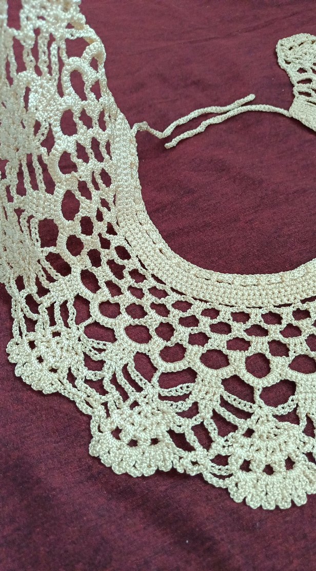 Nakışlı Krem Yakalık - Görsel 2