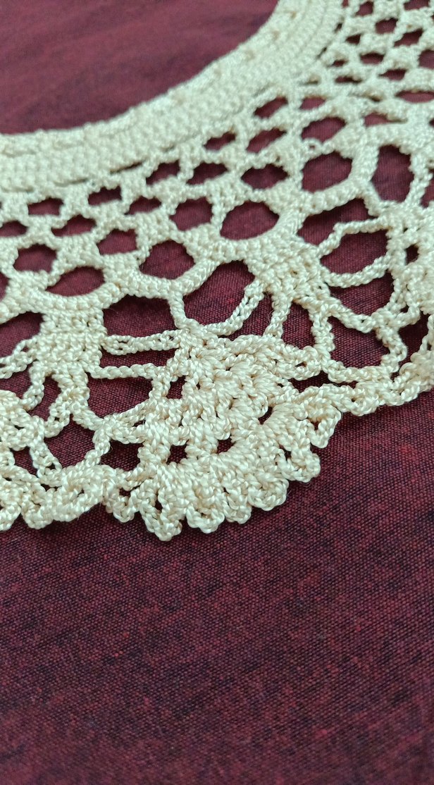 Nakışlı Krem Yakalık - Görsel 3