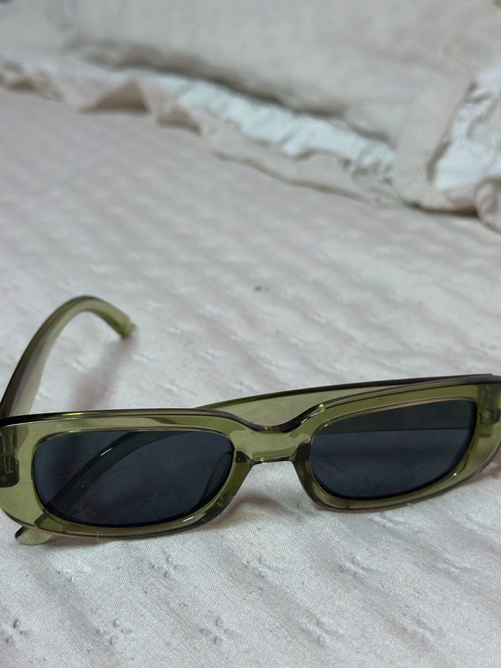 Şeffaf Koyu Mavi Kadın Güneş Gözlüğü - Görsel 4