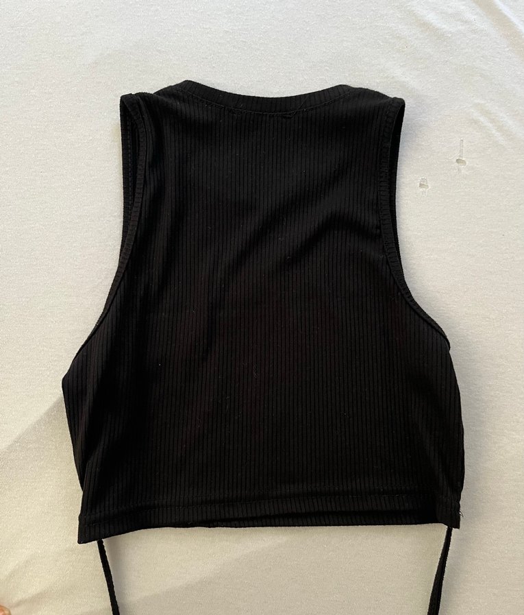 Siyah Askılı Crop Top - Görsel 2