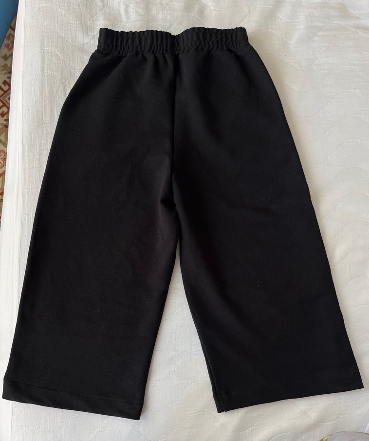 Siyah Rahat Kesim Kadın Şort Kapri - Görsel 2